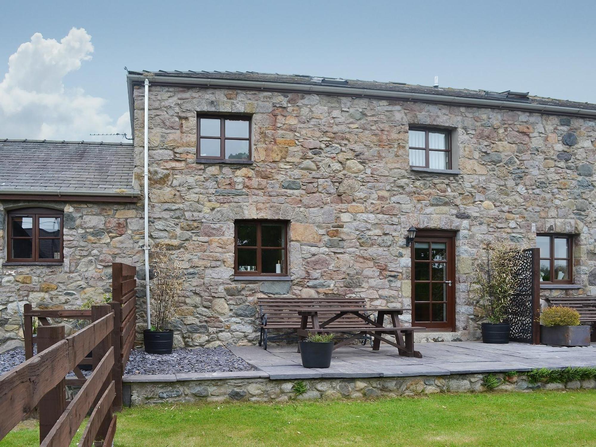 Llofft Yr Yd - 16984 Vila Brynsiencyn Exterior foto